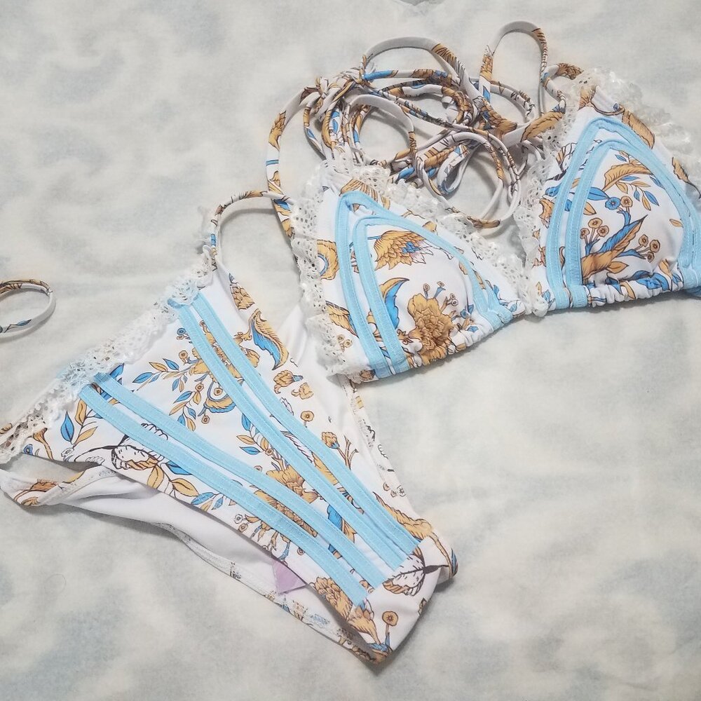 Boutique Lace Trim Botanical Patterm Bikini Set SizeM (fits Small-Med) - Picture 9 of 10